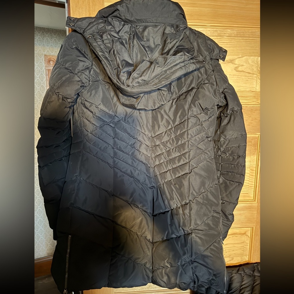 Pajar women’s Black Puffer Jacket - Picture 4 of 4